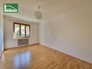 Geräumige 2 Zimmer Wohnung mit getrennter Küche und sonnigen Balkon in Stockerau!