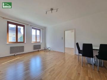 Geräumige 2 Zimmer Wohnung mit getrennter Küche und sonnigen Balkon in Stockerau!