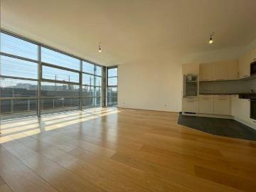 Geräumige 2 Zimmer Wohnung mit Klimaanlage