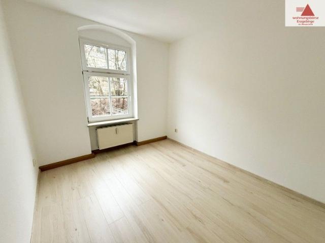 Geräumige 2 Raum Wohnung mit PKW Stellplatz auf der Talstraße in Annaberg Buchholz!