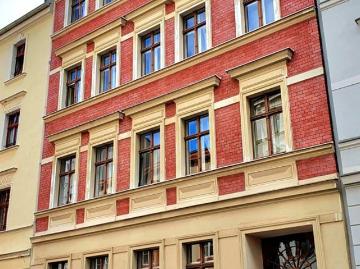 geräumige 2 Raumwohnung im Erdgeschoss mit großer separater Küche in ruhiger Lage !
