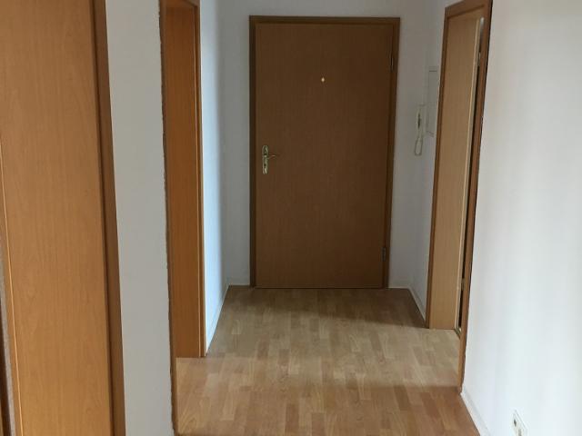 Geräumige 2 Raumwohnung mit Balkon in ruhiger Lage in Halle Saale zu vermieten!