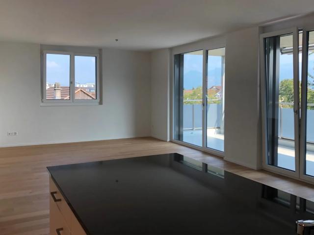 Geräumige 4.5 Zi Whg. mit grossem Balkon + Bergsicht