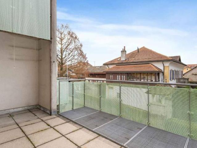 Geräumige 4.5 zimmer triplex wohnung im herzen von chavornay