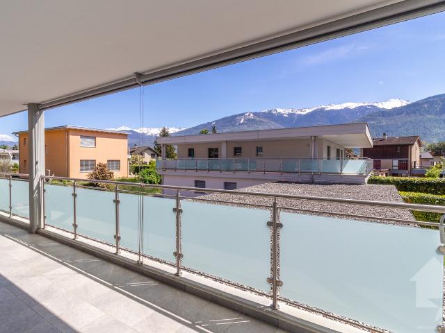 Geräumige 4.5 Zimmer Wohnung mit überdachter Terrasse von 34 m2
