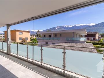 Geräumige 4,5 Zimmer Wohnung mit überdachter Terrasse von 34 m²