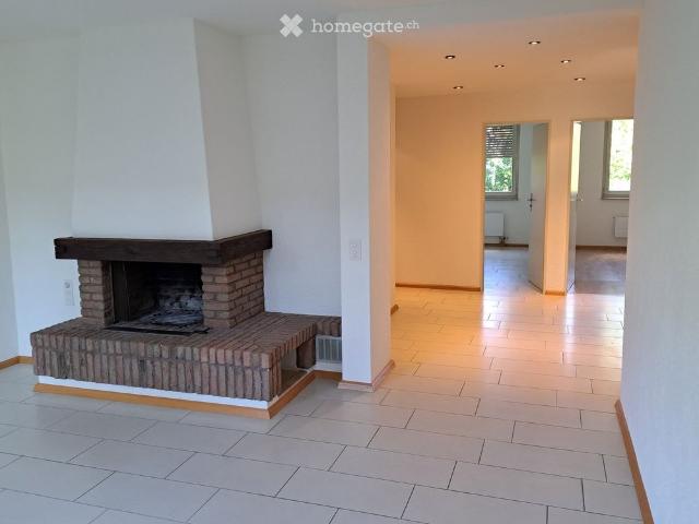 Geräumige 4.5 Zimmer Wohnung mit Balkon in Liestal – sofort verfügbar!