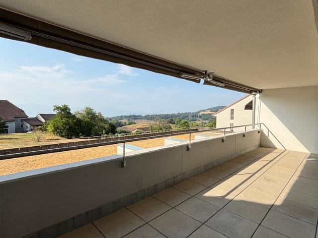 Geräumige 4,5 Zimmer Wohnung mit Blick auf den See