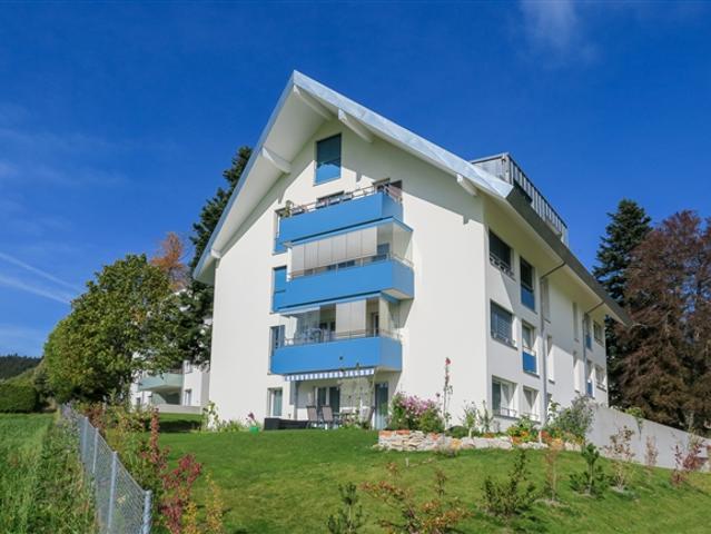 Geräumige 4.5 Zimmer Wohnung von 127 m2 mit herrlicher Aussicht