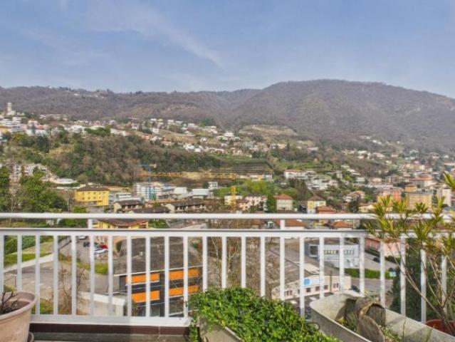 Geräumige 4.5 Zimmer Attikawohnung mit Terrasse und Panoramablick in Vacallo