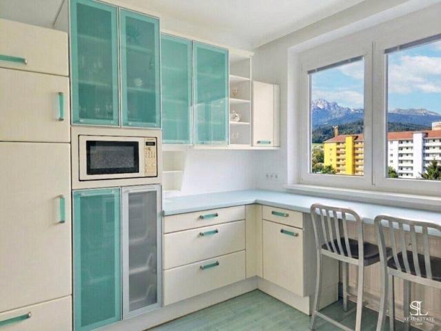 Geräumige 4 Zi Wohnung mit Loggia und Bergblick in Innsbruck