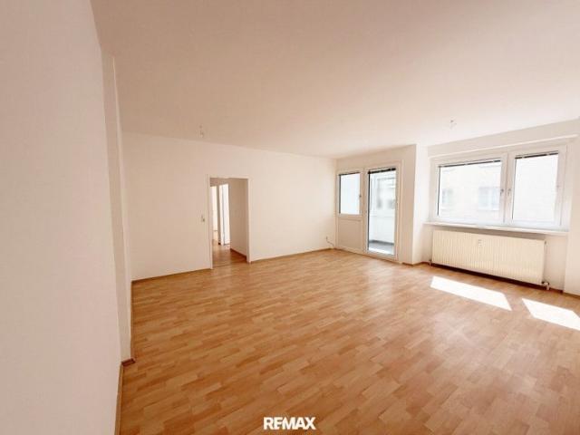Geräumige 4 Zi. Wohnung im Zentrum von Wels
