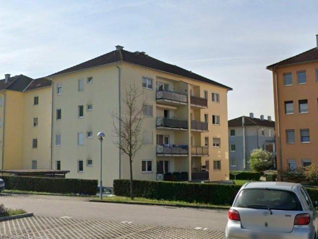 Geräumige 4 Zi Genossenschaftswohnung mit Loggia, Stellplatz & Westbalkon in Langenstein!