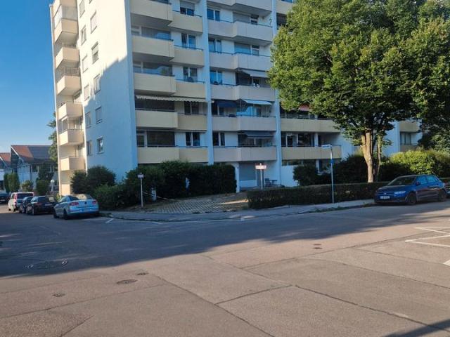 Geräumige 4 Zimmerwohnung ca.103 qm in Neusäß Nähe Uniklinik