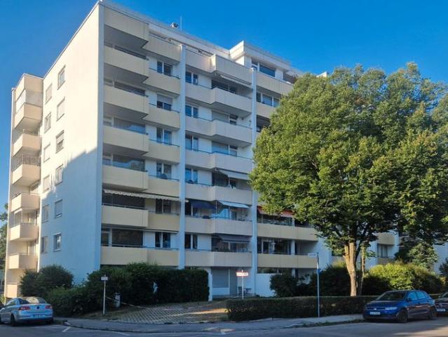 Geräumige 4 Zimmerwohnung ca.103 qm in Neusäß Nähe Uniklinik