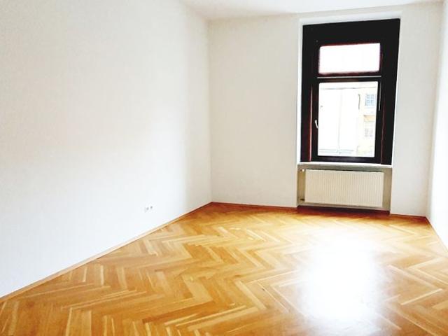 4 Zimmerwohnung + Extraküche beim Kaiser Josef Platz perfekt auch als WG nutzbar