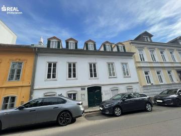 Geräumige 4 Zimmer Altbau Dachgeschosswohnung zum Fertigausbau LKH Nähe