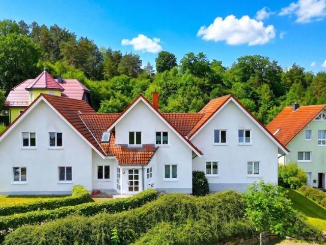 geräumige 4 Zimmer Dachgeschosswohnung mit Balkon und Stellplatz in Diedorf