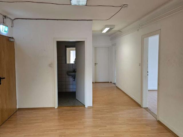 geräumige 4 Zimmer Wohnung zu vermieten