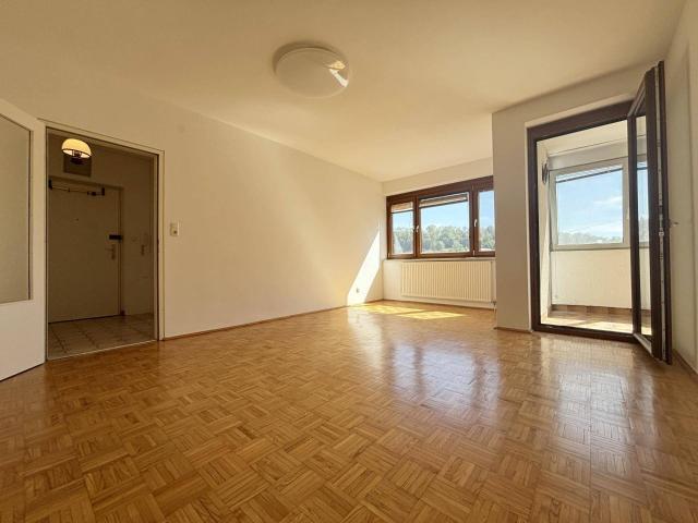 Geräumige 4 Zimmer Wohnung in attraktiver Zentrumslage