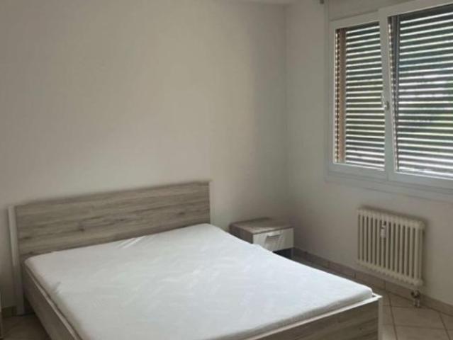 Geräumige 4 Zimmer Wohnung in Cadenazzo