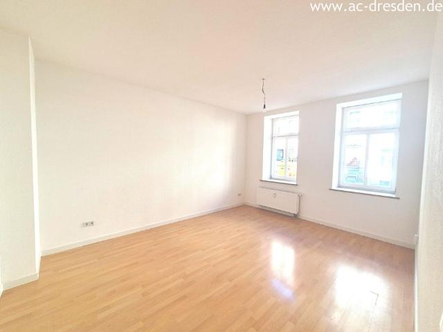 Geräumige 4 Zimmer Wohnung inkl. Balkon in der Reinhardstraße