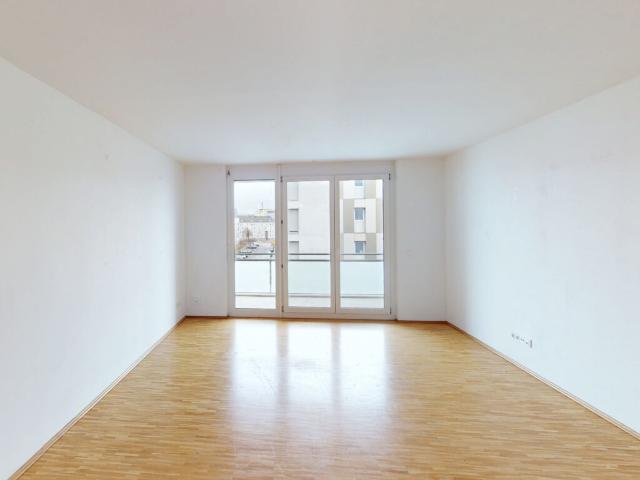 Geräumige 4 Zimmer Wohnung mit Bad en suite und zwei Balkonen