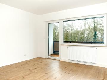 Geräumige 4 Zimmer Wohnung mit Balkon in top Zustand!