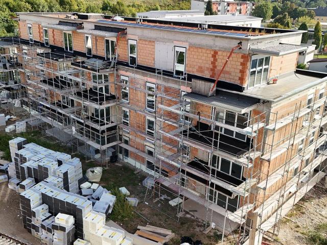 Geräumige 4 Zimmer Wohnung mit Balkon und zwei Stellplätzen in Steyregg