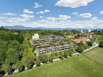 Geräumige 4 Zimmer Wohnung mit Balkon!
