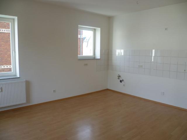 Geräumige 4 Zimmer Wohnung mit Gäste WC und Keller