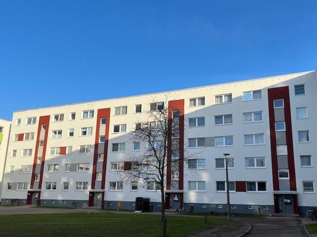 Geräumige 4 Zimmer Wohnung mit EBK!