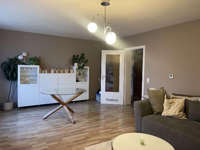 Geräumige 4 Zimmer Wohnung mit Wohlfühlambiente – Ideal für Singles oder Paare!
