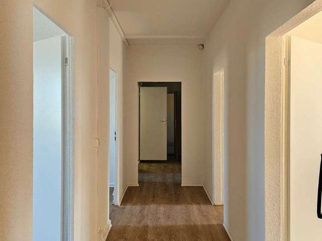 geräumige 4 Raum mit Balkon mitten im Zentrum
