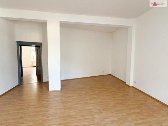 Geräumige 4 Raum Familienwohnung mit Einbauküche direkt im Annaberger Zentrum!