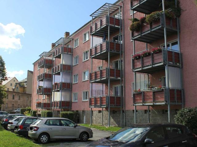 Geräumige 4 Raum Wohnung mit großem Balkon