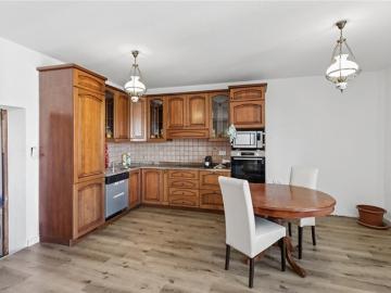 Geräumige 5,5 Zimmer Wohnung mit 60 m² Terrasse in Lucens