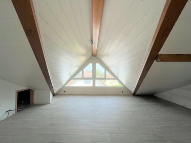 Geräumige Doppelhaus Wohnung mit 5,5 Zimmern