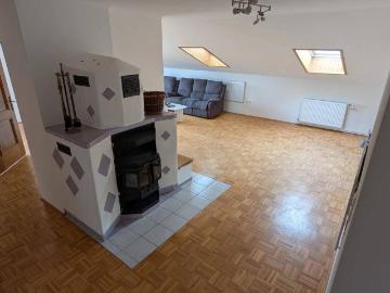Geräumige 5 Zimmer DachgeschossWohnung mit Balkon in Frauental Provisionsfrei