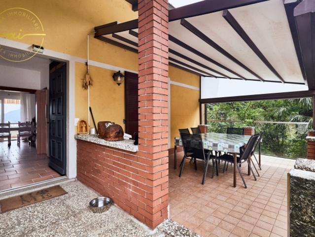 GERÄUMIGE 5 ZIMMER MIT PRIVATEM GARTEN UND ZWEI TERRASSEN