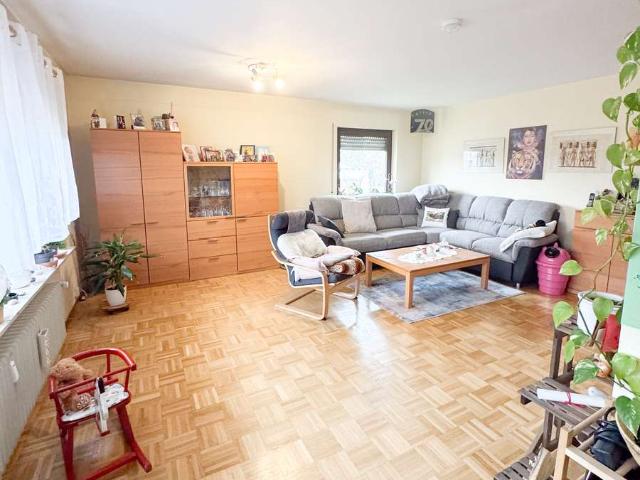 Geräumige 5 Zimmer Wohnung mit Garage, Stellplatz & Garten – 106 m² Wohnfläche