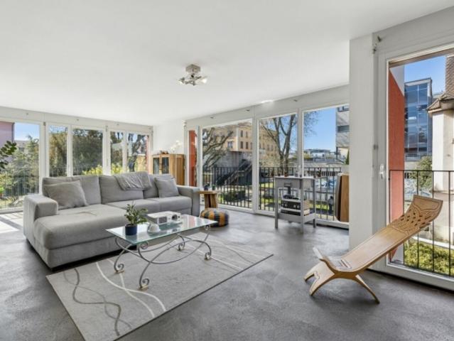 Geräumige 6,5 Zimmer Wohnung im Herzen von Biel