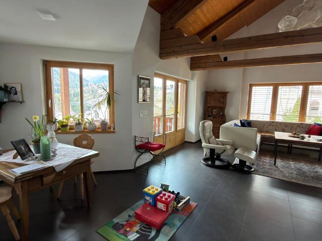 Geräumige 6.5 Zimmer Maisonette Wohnung mit Bergblick in Scuol