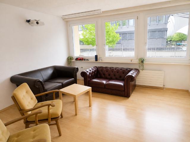 Geräumige 6.5 Zimmerwohnung im Zentrum, mit Dachterrasse, INKL. GARAGE