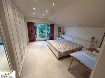 Geräumige 6 Zimmer in Neuhaus am Inn: gepflegt, mit Garage, Garten und Terrasse!