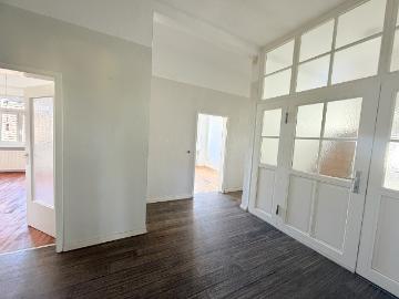 Geräumige Altbauwohnung in zentraler Lage