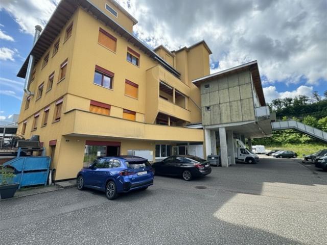 Geräumige Gewerbefläche in Lausen zu vermieten