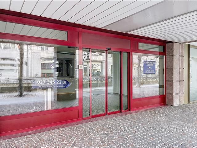 Geräumige Geschäftsräume im Zentrum von Sierre