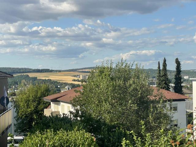 Geräumige Doppelhaushälfte mit Terrasse, Garten und Weitblick
