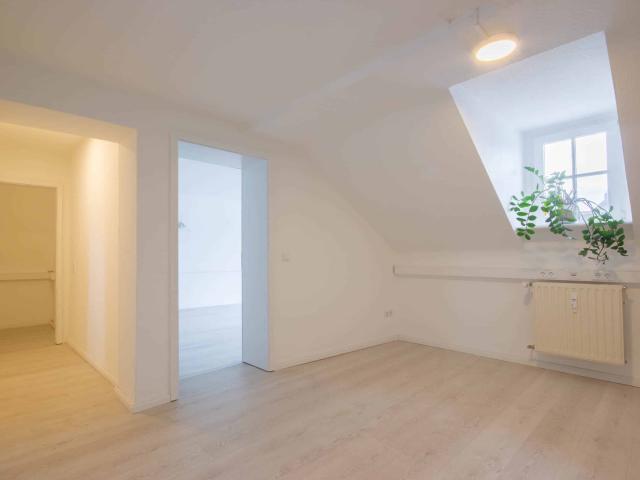 geräumige Dachgeschosswohnung im Zentrum von Neheim